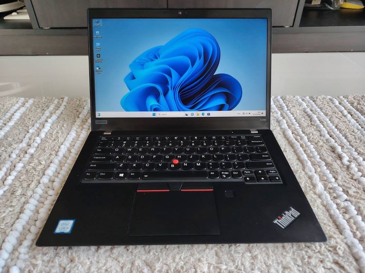 Thinkpad x390 core i5 - 8265u 1.60 Ghz Ram 8 Gb SSD M.2 256 Gb จอ 13.3 นิ้ว คี้ยบอรดมีไฟ