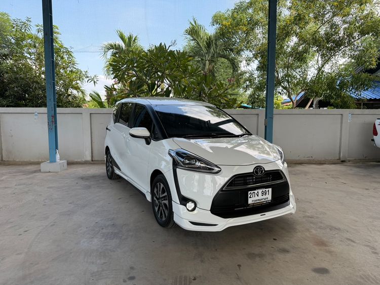 Toyota Sienta 2018 1.5 V Utility-car เบนซิน ไม่ติดแก๊ส เกียร์อัตโนมัติ ขาว รูปที่ 2