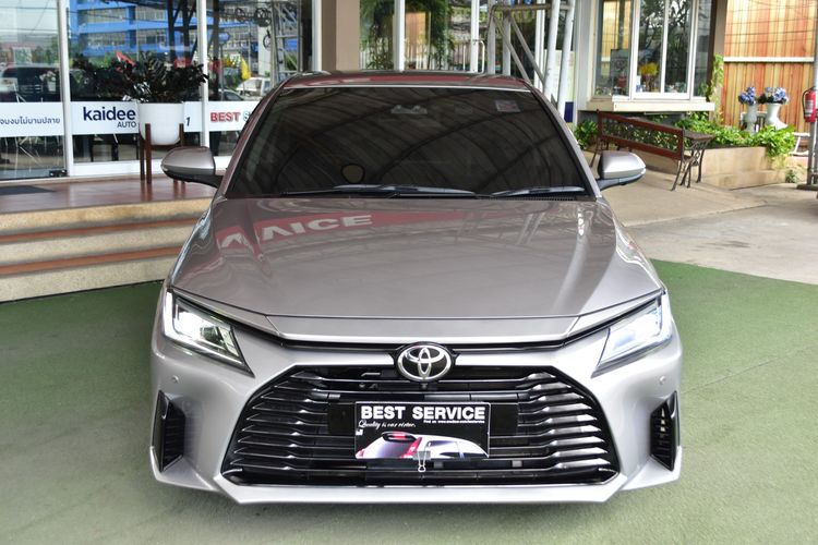 Toyota Yaris ATIV 2023 1.2 Premium Sedan เบนซิน ไม่ติดแก๊ส เกียร์อัตโนมัติ เทา รูปที่ 2
