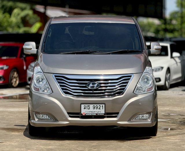 Hyundai Grand Starex 2014 2.5 VIP ดีเซล เกียร์อัตโนมัติ น้ำตาล รูปที่ 3