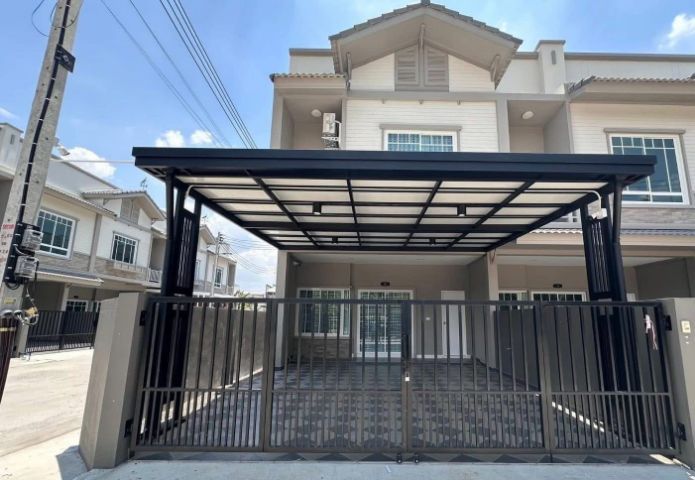 ขายทาวน์โฮม 2 ชั้น หลังมุม 
โครงการวราสิริ คลองหวะ 
