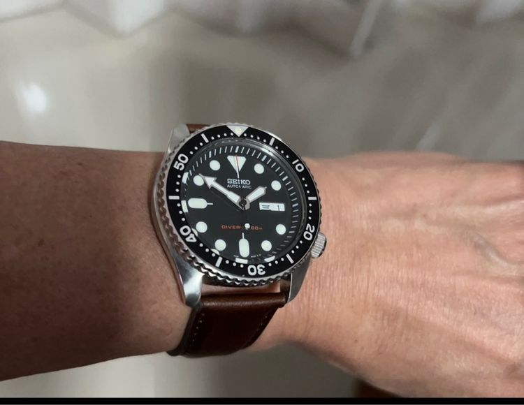 ดำ Seiko scuba 7a20-0020 automatic ผู้ชาย แถมสายหนังแท้ สภาพ90 เจ้าของขายเอง กล่องคู่มือครบ
