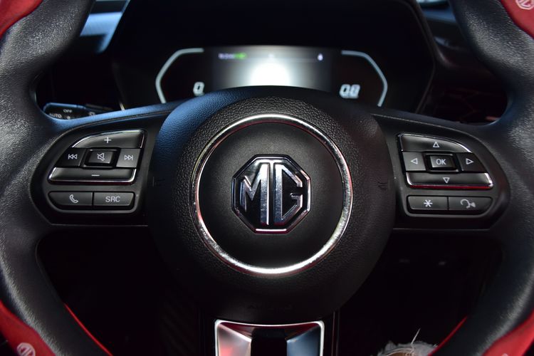 MG MG5 2022 1.5 X Sedan เบนซิน ไม่ติดแก๊ส เกียร์อัตโนมัติ เทา รูปที่ 4