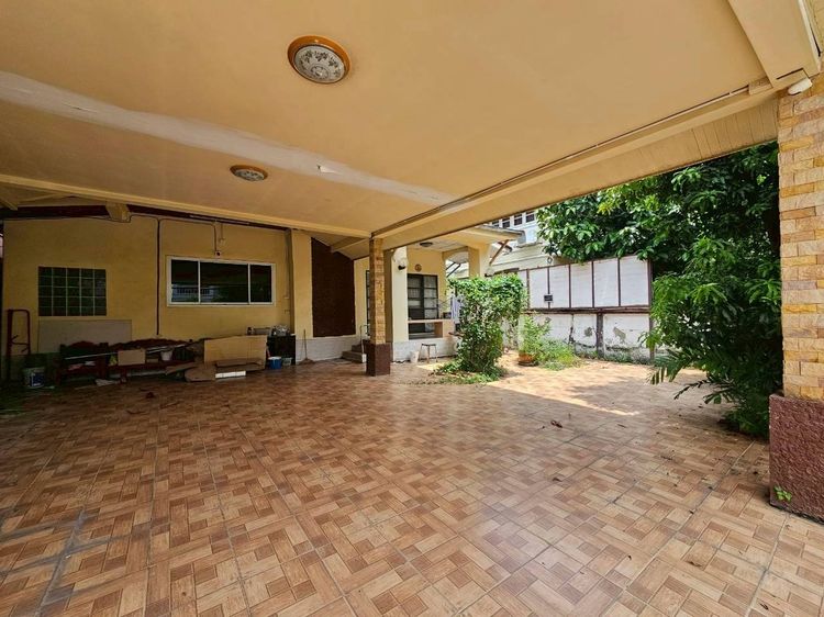 อื่นๆ มีบางส่วน สร้างเสร็จก่อน 2010 ไม่ใช่ 🏡 ขายบ้านเดี่ยว 2 ชั้น นครินทร์ การ์เด้น ซอยร่มเกล้า 19-1 รูปที่ 3