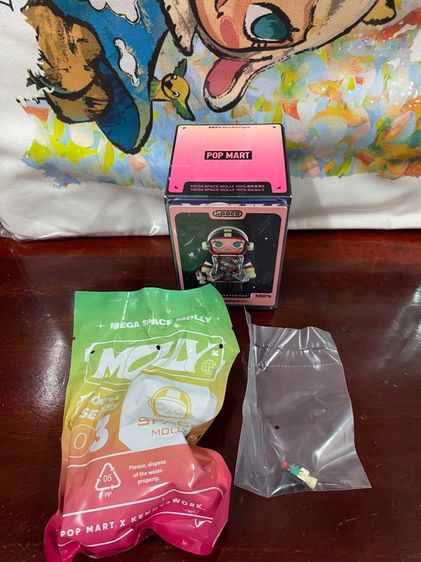 POP MART MEGA SPACE MOLLY V3ของแท้ รูปที่ 3