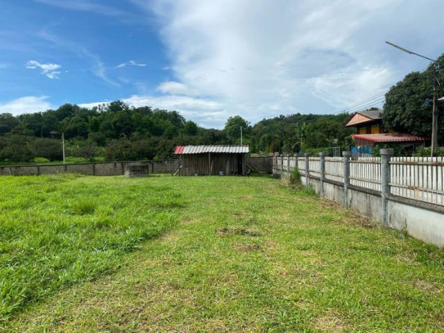 ไม่ใช่ บ้านทำเลดี ใกล้เมือง กลางชุมชน มีรั้วพร้อม รูปที่ 2