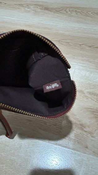 กระเป๋าคล้องมือ Coach Corner Zip Wristlet  แท้ มือ 2 สภาพ 80เปอร์เซ็น  รูปที่ 4