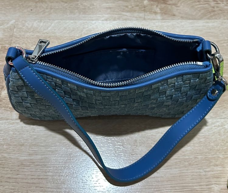 กระเป๋าสะพายไหล่ JW PEI Eva  สี Blue Denim Weave แท้ มือ 2  สภาพ 80 เปอร์เซ็น  รูปที่ 6