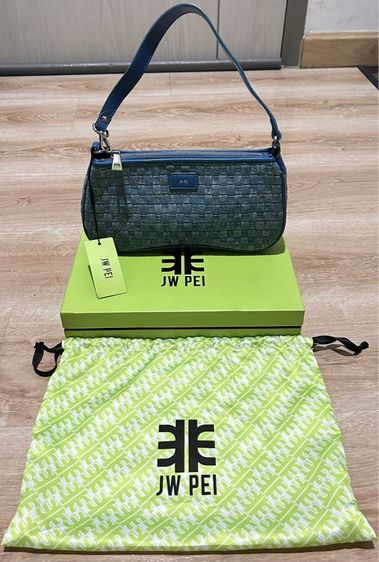กระเป๋าสะพายไหล่ JW PEI Eva  สี Blue Denim Weave แท้ มือ 2  สภาพ 80 เปอร์เซ็น 