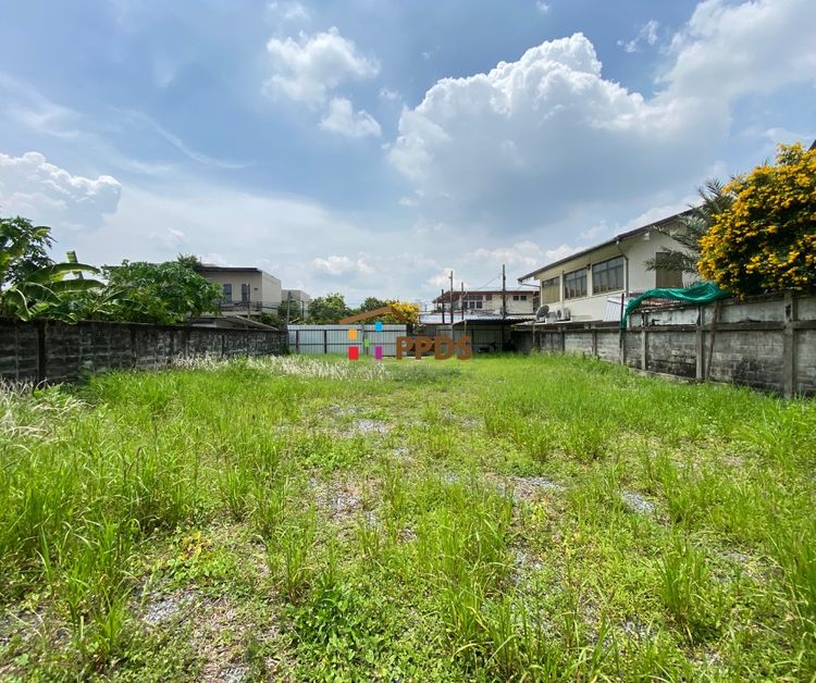 ไม่ต้องมองหาที่ดินแปลงอื่นอีกแล้ว ที่นี่คือ ที่สุดของทำเลทอง สำหรับสร้างบ้านหรูใจกลางสุขุมวิท 71 ที่คุณรอคอย รูปที่ 3