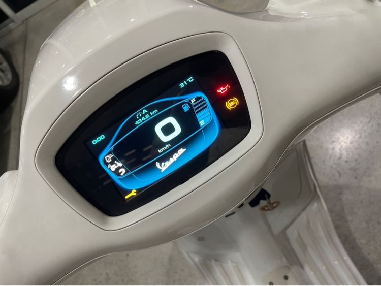 Vespa Sprint 150  Justin bieber Limited รูปที่ 6