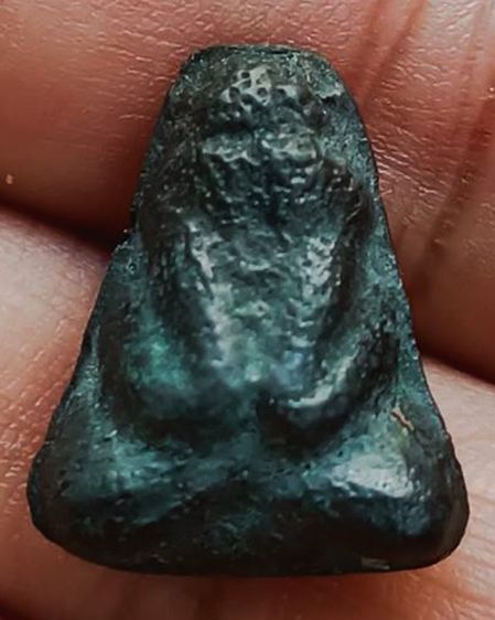 ปิดตาหลังยันต์ เนื้อเมฆพัด พระบ้านเก่าเก็บหลายสิบปีไม่ทราบเกจิ ขนาดสูง 2 ซ.ม. รูปที่ 2