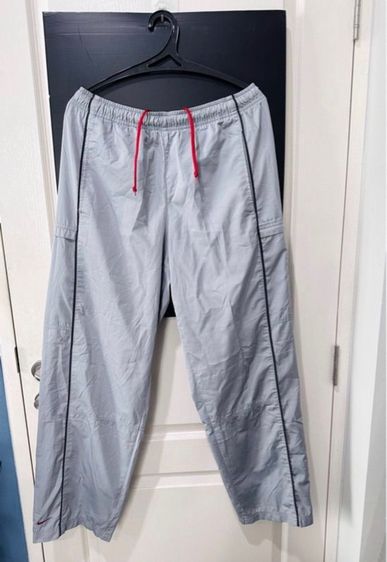 กางเกงขายาวสีเทา(ผ้าร่ม) แบรนด์ Nike รูปที่ 2