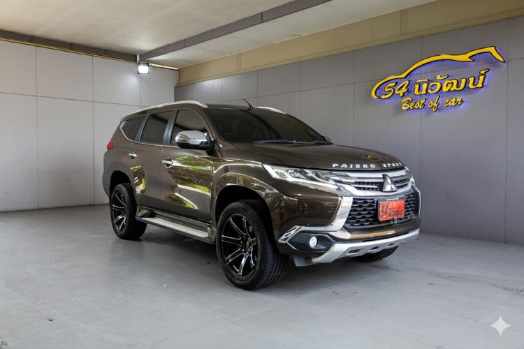 รถ Mitsubishi Pajero Sport 2.4 GT สี น้ำตาล