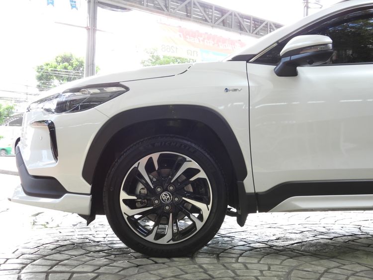 Toyota Corolla Cross 2025 1.8 HEV Premium Luxury Sedan ไฮบริด ไม่ติดแก๊ส เกียร์อัตโนมัติ ขาว รูปที่ 3