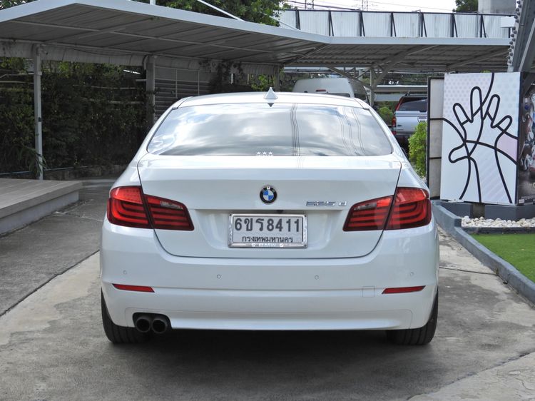 BMW Series 5 2012 525d Sedan ดีเซล ไม่ติดแก๊ส เกียร์อัตโนมัติ ขาว รูปที่ 3