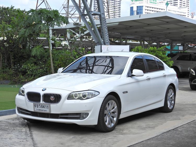 BMW Series 5 2012 525d Sedan ดีเซล ไม่ติดแก๊ส เกียร์อัตโนมัติ ขาว