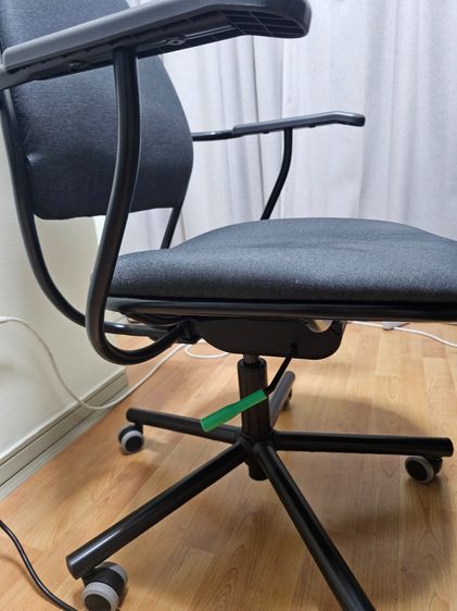 ชุดโต๊ะและเก้าอี้ทำงานสีดำ, Black office desk and chair set
