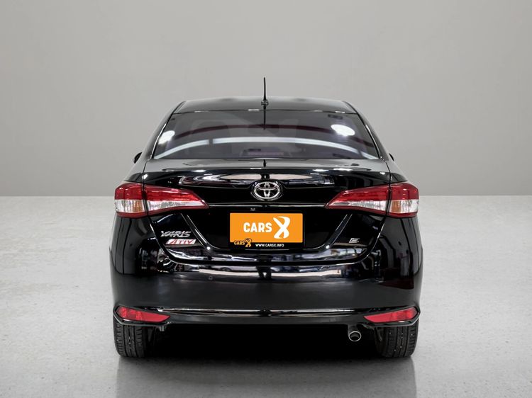 Toyota Yaris ATIV 2018 1.2 E Sedan เบนซิน ไม่ติดแก๊ส เกียร์อัตโนมัติ ดำ รูปที่ 4