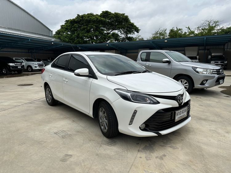 Toyota Vios 2020 1.5 Mid Sedan เบนซิน ไม่ติดแก๊ส เกียร์อัตโนมัติ ขาว รูปที่ 2