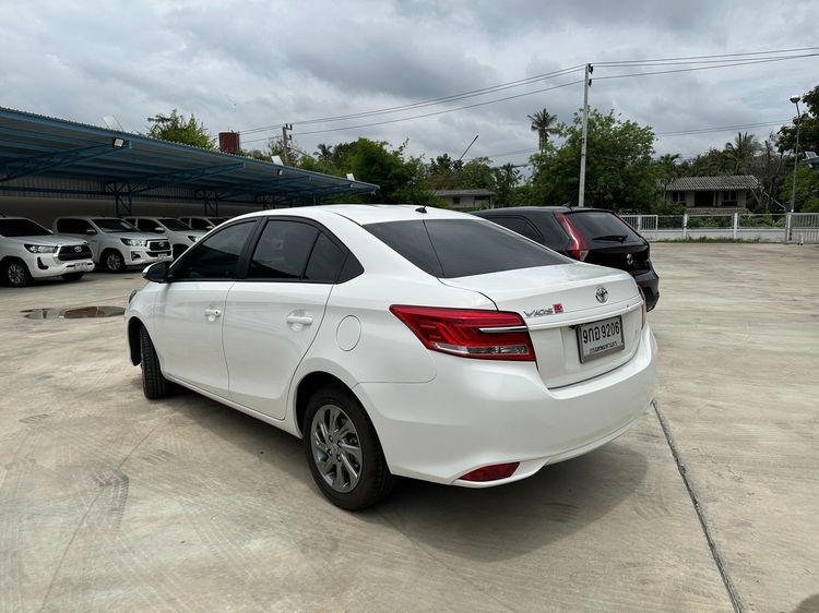 Toyota Vios 2020 1.5 Mid Sedan เบนซิน ไม่ติดแก๊ส เกียร์อัตโนมัติ ขาว รูปที่ 4