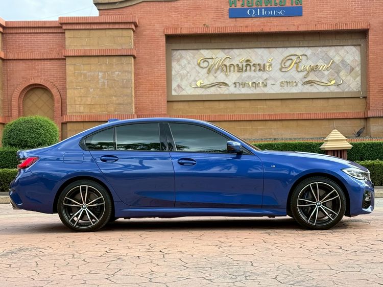 BMW Series 3 2021 330e Sedan เบนซิน เกียร์อัตโนมัติ น้ำเงิน รูปที่ 3