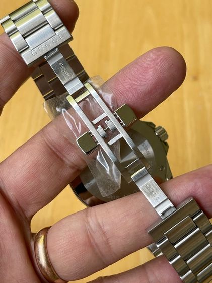 GUCCI Dive 45 mm Stainless Steel Black Dial Men’s 's Quartz Watch YA136302 รูปที่ 11