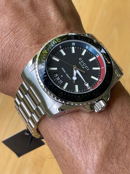 GUCCI Dive 45 mm Stainless Steel Black Dial Men’s 's Quartz Watch YA136302 รูปที่ 16