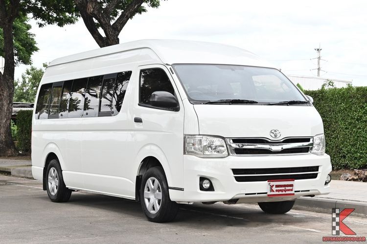 รถ Toyota Commuter 2.7 สี ขาว