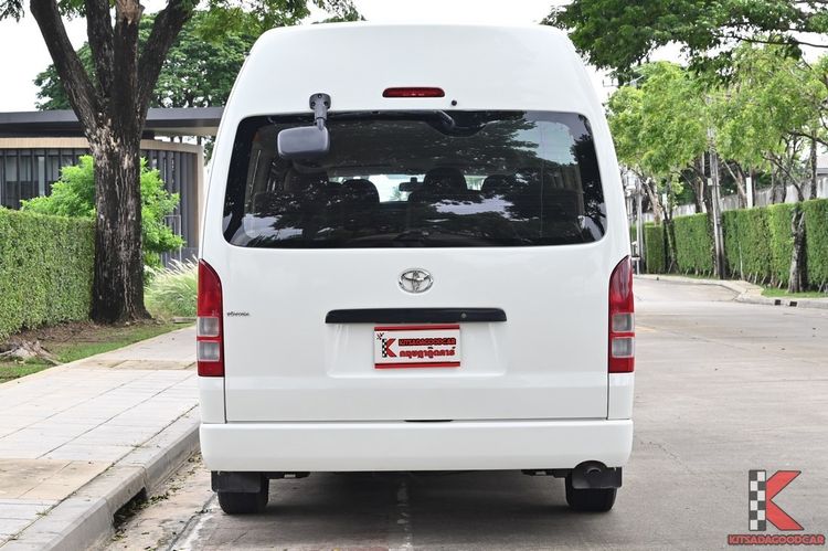Toyota Commuter 2012 2.7 Van เบนซิน ไม่ติดแก๊ส เกียร์ธรรมดา ขาว รูปที่ 4
