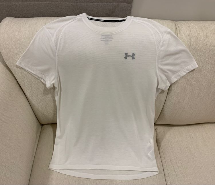 เสื้อวิ่ง Under Amour