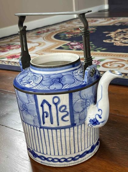 กาน้ำชาพอร์ซเลนสีน้ำเงินและสีขาวของจีน รูปที่ 8