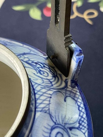 กาน้ำชาพอร์ซเลนสีน้ำเงินและสีขาวของจีน รูปที่ 10