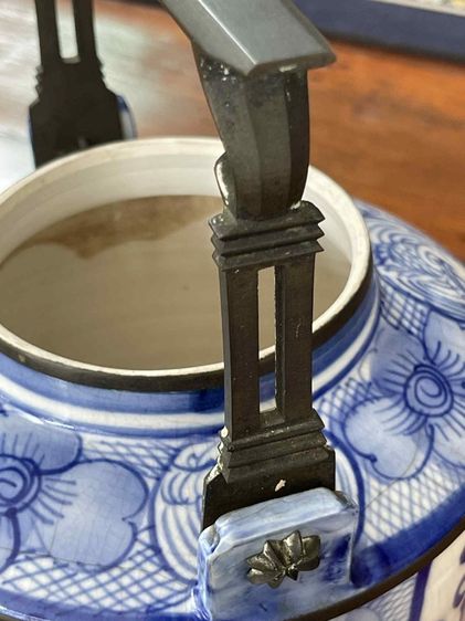 กาน้ำชาพอร์ซเลนสีน้ำเงินและสีขาวของจีน รูปที่ 12