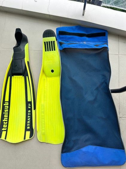 NEARLY NEW Full-Foot Fins (Technisub Stratos FP)