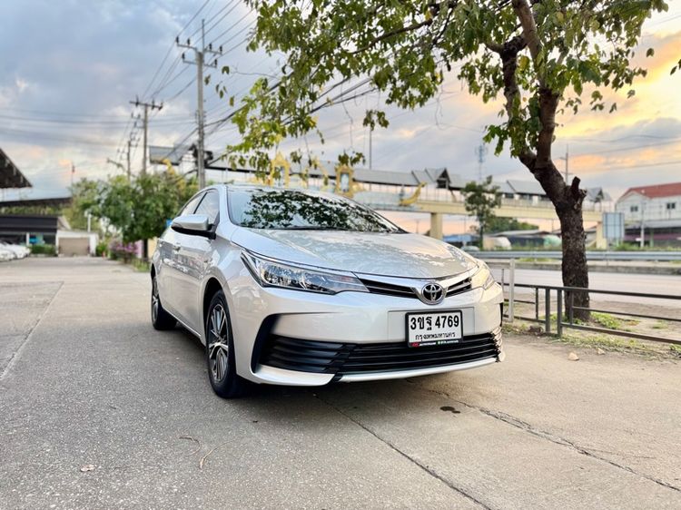 Toyota Altis 2018 1.8 E Sedan เบนซิน ไม่ติดแก๊ส เกียร์อัตโนมัติ บรอนซ์เงิน รูปที่ 2