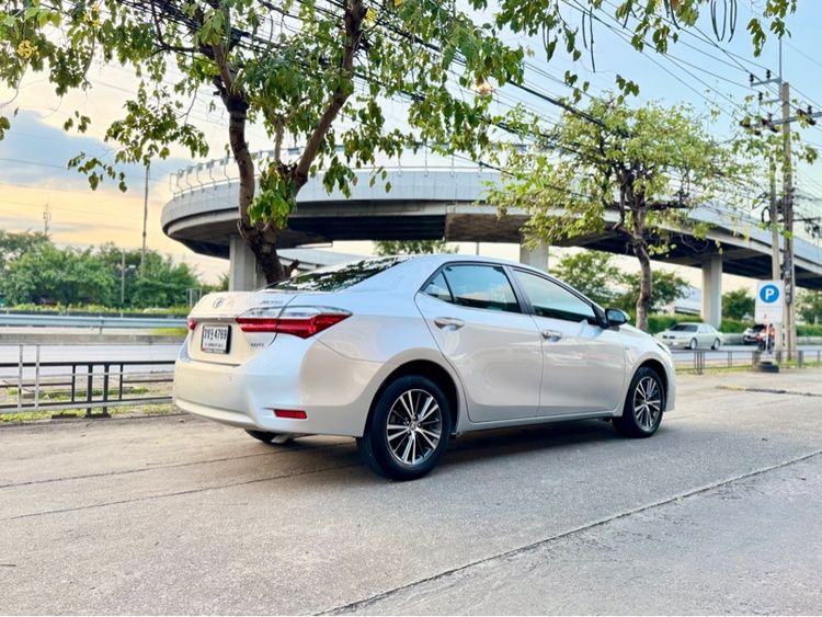 Toyota Altis 2018 1.8 E Sedan เบนซิน ไม่ติดแก๊ส เกียร์อัตโนมัติ บรอนซ์เงิน รูปที่ 4