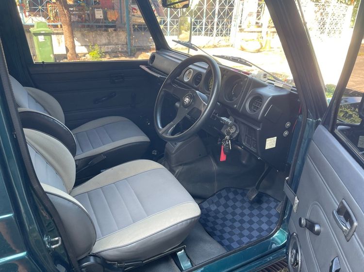 รถ Suzuki Jimny 660 4WD สี เขียว