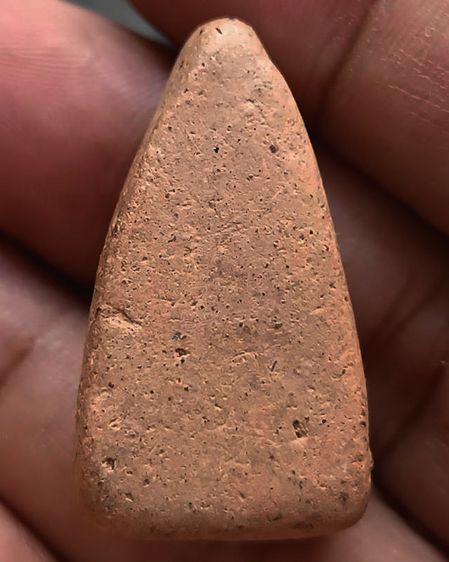 พระเนื้อดินพิมพ์ทรงคุ้นตา สูง 3.5 ซ.ม. พระบ้านเก่าเก็บหลายสิบปี ไม่ทราบกรุ-เกจิที่สร้าง รูปที่ 2