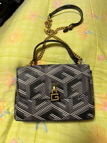 Guess Montreal crossbody  รูปที่ 2