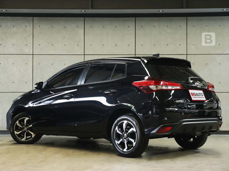 Toyota Yaris 2023 1.2 Smart Sedan เบนซิน ไม่ติดแก๊ส เกียร์อัตโนมัติ ดำ รูปที่ 4