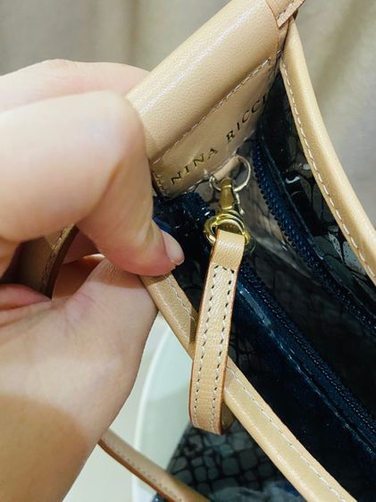 กระเป๋า Nina Ricci ของแท้ 💯 สภาพสวย มือสองสภาพ used like new รูปที่ 12