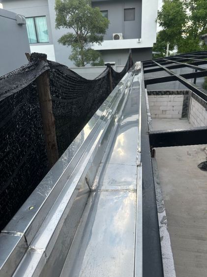 รับทำติดตั้ง รางน้ำฝนสแตนเลส สังกะสี ปล่องควัน ลูกหมุนระบายอากาศ ประตูรั้ว ราวบันได ราวกันตก โครงหลังคา กันสาด งานสแตนเลสทุกชนิด รูปที่ 3