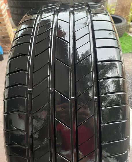 ยาง kumho 245 45 19 ปี25 รูปที่ 4
