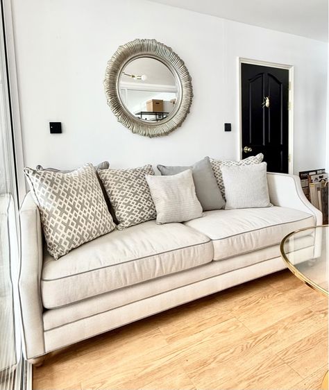 โซฟา chanintr แบรนด์หรู ยกเซ็ท รวมหมอน สภาพ90 รูปที่ 5