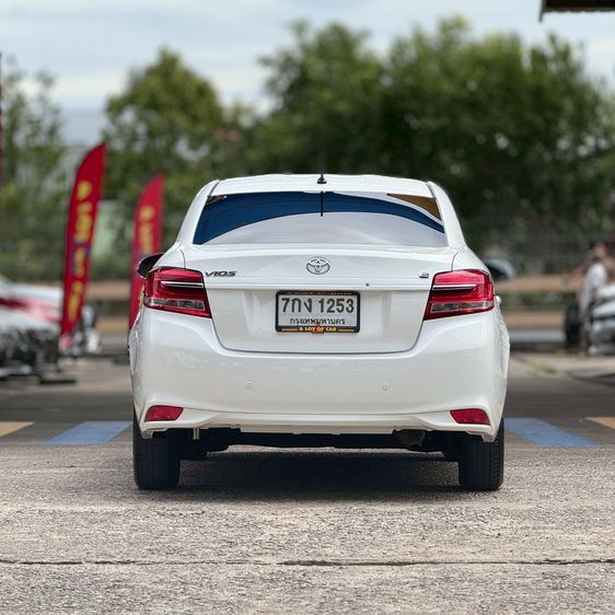 Toyota Vios 2019 1.5 E Sedan เบนซิน ไม่ติดแก๊ส เกียร์อัตโนมัติ ขาว รูปที่ 4