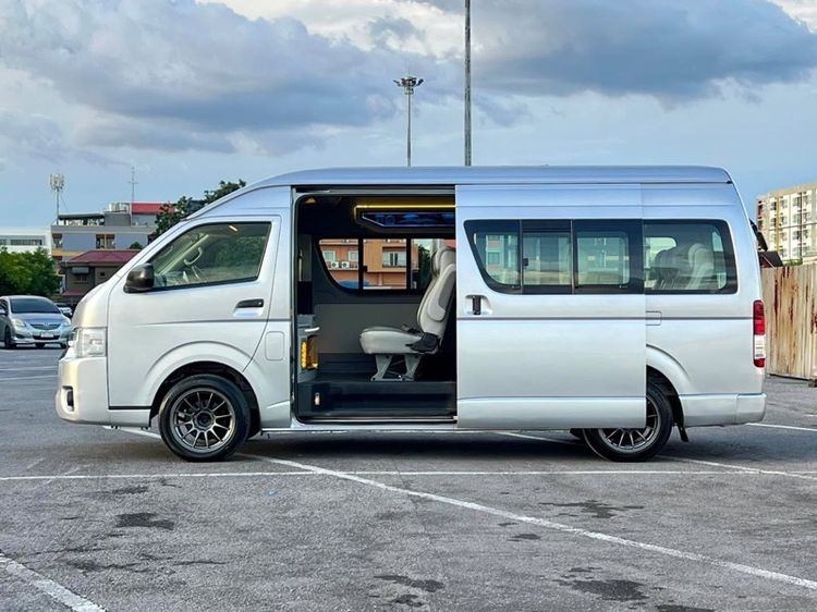 Toyota Commuter 2014 3.0 Van ดีเซล ไม่ติดแก๊ส เกียร์ธรรมดา เทา รูปที่ 4