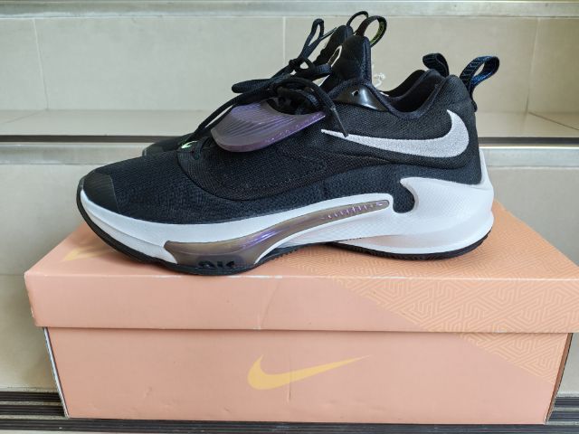 Nike basketball zoom freak 3. No45