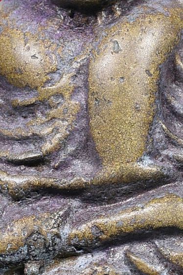 เนื้อเก่าแห้ง พระรูปหล่อหลวงพ่อเงิน วัดบางคลาน พิมพ์ขี้ตา 5 ชาย เก่า รูปที่ 4