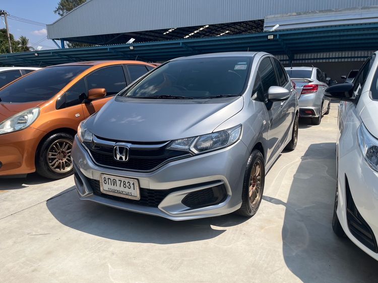 รถ Honda Jazz 1.5 S i-VTEC สี เทา